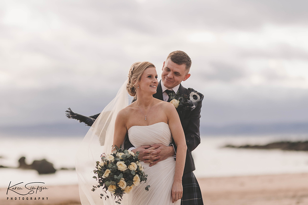 Waterside-Hotel-Beach-Couple